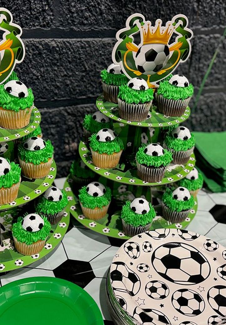 soccer themed birthday cupcakes